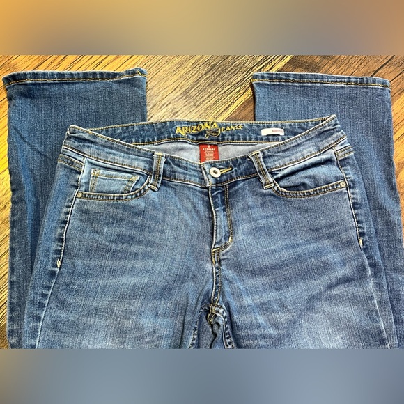 Arizona Jean Co Size 9 Average Boot Cut Blue Jean - Picture 5 of 9
